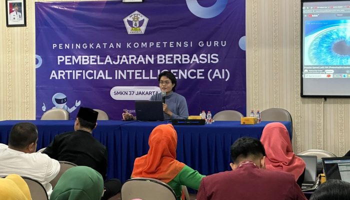Pembelajaran Berbasis AI: Dosen UNM Latih Guru dan Staf TU SMK Negeri 37 Jakarta