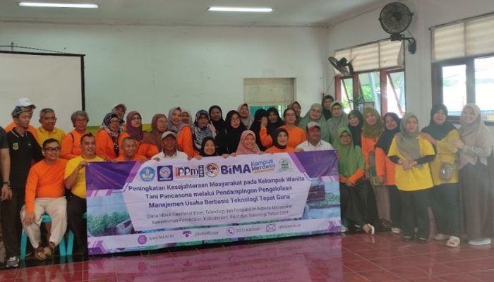 Dari Melon ke Pakcoy: Dosen UBSI dan Mahasiswa Bersama Ibu-Ibu KWT Pancasona Taklukkan Pertanian Modern