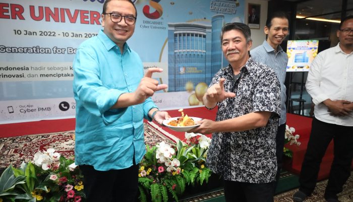 Pesta Tiga Tahun Milad Cyber University: Tumpeng Dipotong, Harapan Melompat Lebih Tinggi
