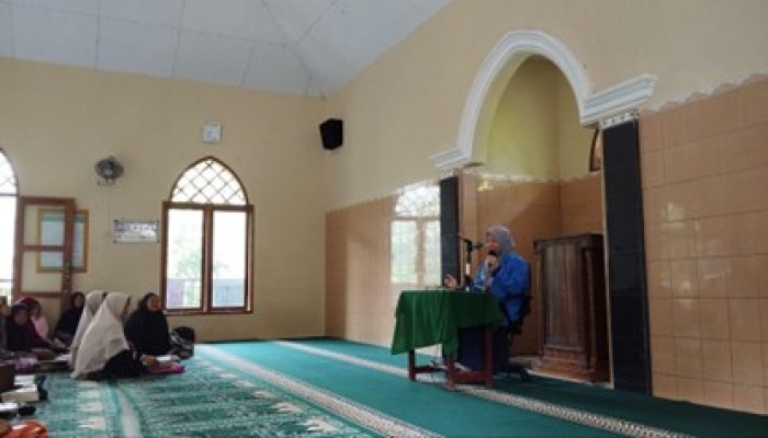 Anggota Tim BSI Explore 2025 Jadi Pemateri Pengajian di Masjid Al-Karomah