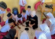Seru! Tim BSI Explore 2025 Ajak Siswa SDN Panggung Jaya Belajar Sambil Bereksperimen