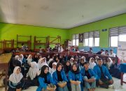 MAHASISWA UNIVERSITAS BSI TASIKMALAYA MELAKUKAN SOSIALISASI DENGAN TEMA “JANGAN LUPAKAN IDENTITAS NASIONAL DI ERA MODERN INI” DI SMPN SATU ATAP 1 SUKAMANTRI