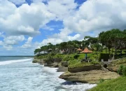 Temukan Sensasi Berbeda di Pantai Batu Hiu, Surga Tersembunyi di Pangandaran