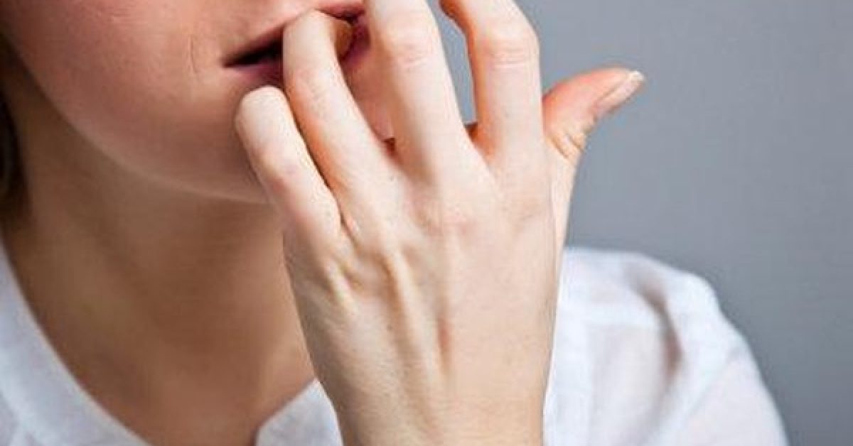 Stop Mengisap Luka! Kebiasaan Ini Justru Berbahaya untuk Kesehatan.