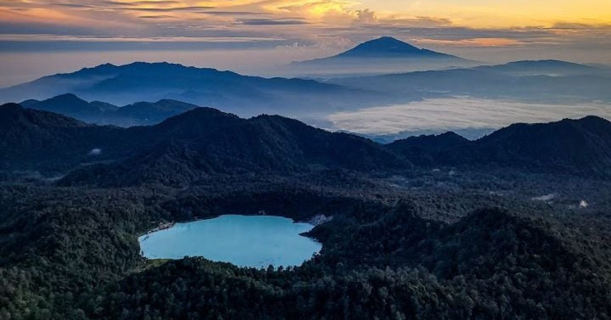Gunung Sagara: Pesona Pemandangan Talaga Bodas dari Ketinggian