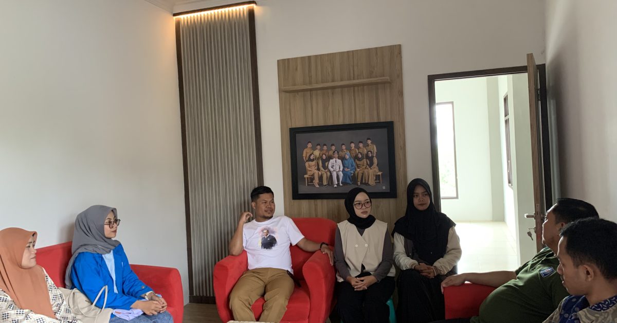 UBSI Tasikmalaya Gelar FGD Skema PKM Kemendiktistek Tahun 2025, Perkuat Manajemen Keuangan dan Pemasaran Digital UMKM Ruang Komunitas Digital Desa Serang