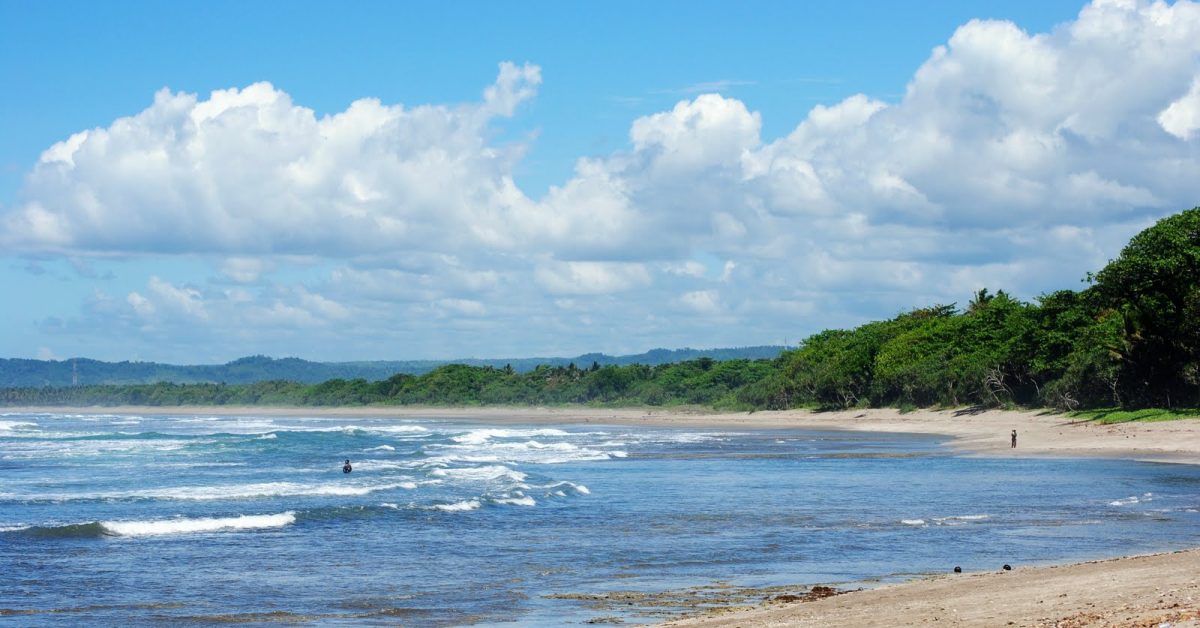 Pantai Sindangkerta: Pesona Alam yang Menyimpan “Taman Laut” Unik di Tasikmalaya