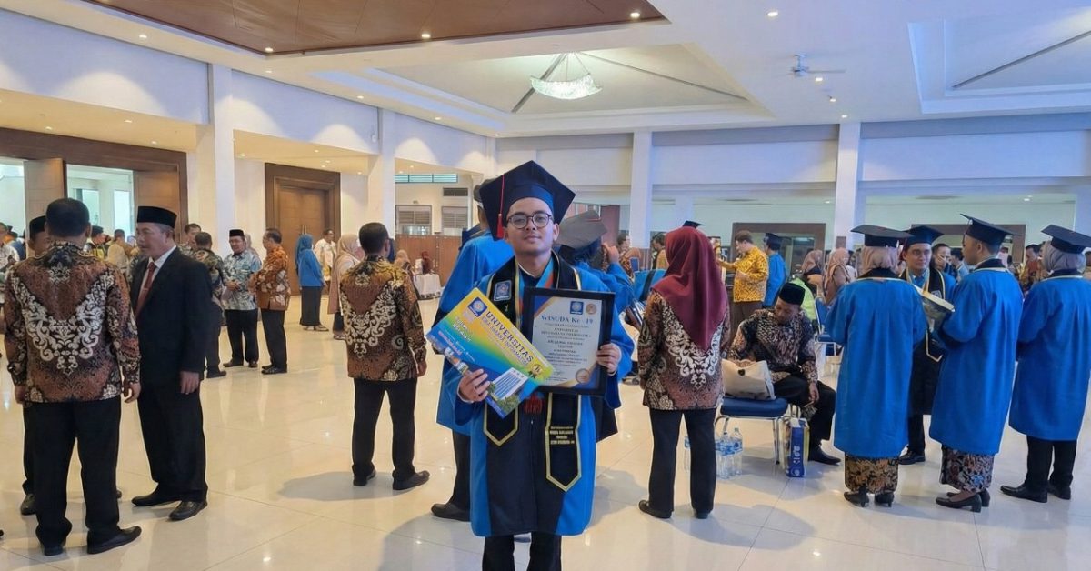 Prestasi Gemilang di Panggung Wisuda: Lulusan Terbaik UBSI Tasikmalaya Raih IPK Sempurna 4.00