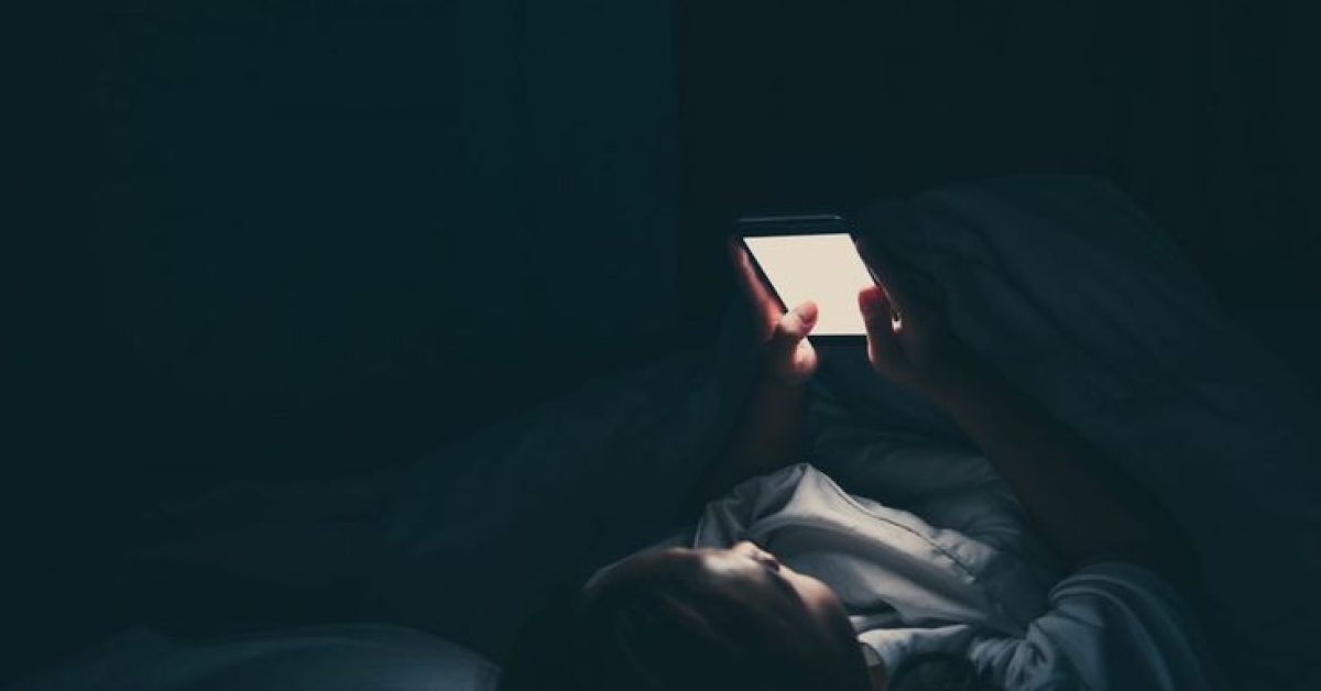 Generasi Burnout di Era Scroll: Mengurai Krisis Kesehatan Mental Gen Z dan Jalan Keluar