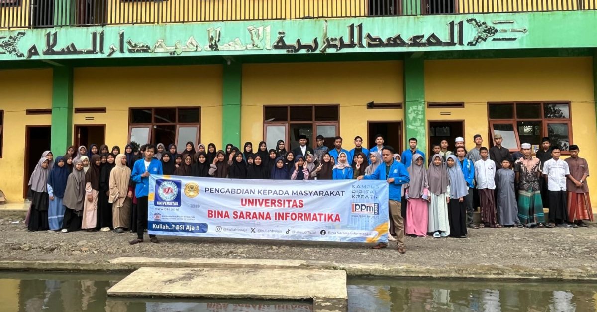 Bangun Karakter Generasi Z, Mahasiswa UBSI Tasikmalaya Edukasi Etika Digital di Pondok Pesantren Darussalam