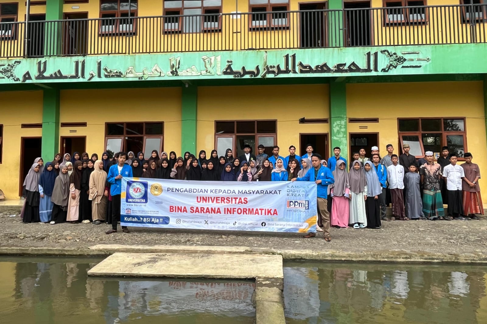 Bangun Karakter Generasi Z, Mahasiswa UBSI Tasikmalaya Edukasi Etika Digital di Ponpes Darussalam