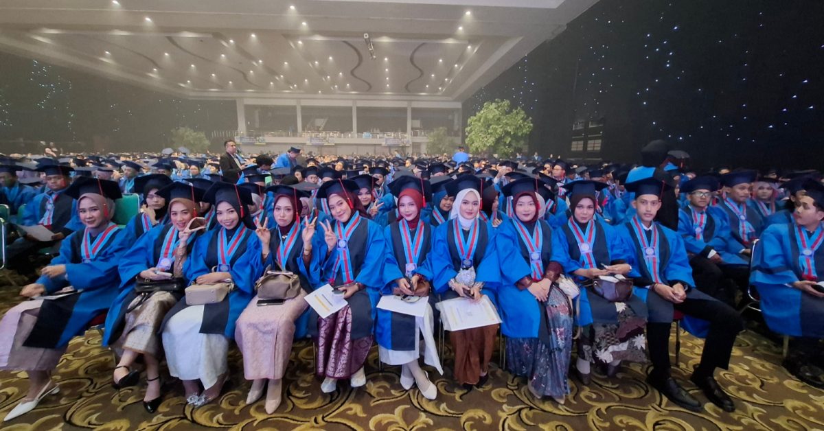 Momentum Bersejarah: UBSI Tasikmalaya Gelar Wisuda Ke-19 yang Meriah dan Inspiratif