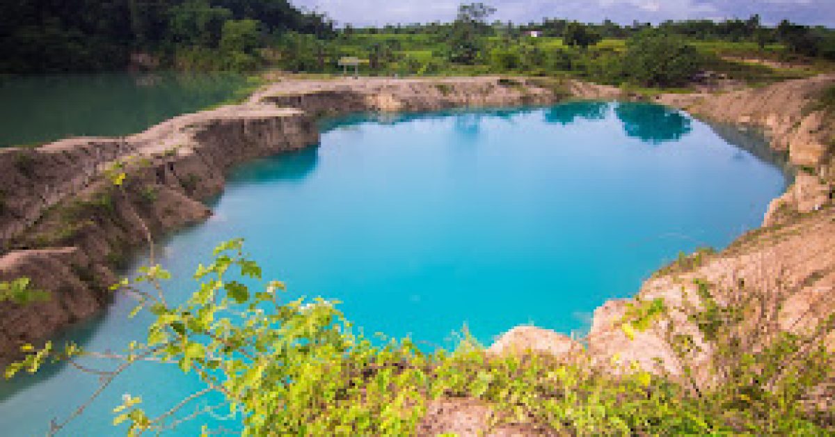 Dari Bekas Tambang Menjadi Permata Wisata: Telaga Biru Cisoka Tawarkan Pesona Danau Berubah Warna