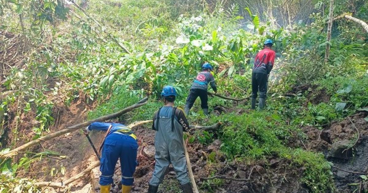 Longsor di Tasikmalaya, Jalan Penghubung 2 Kecamatan Terputus
