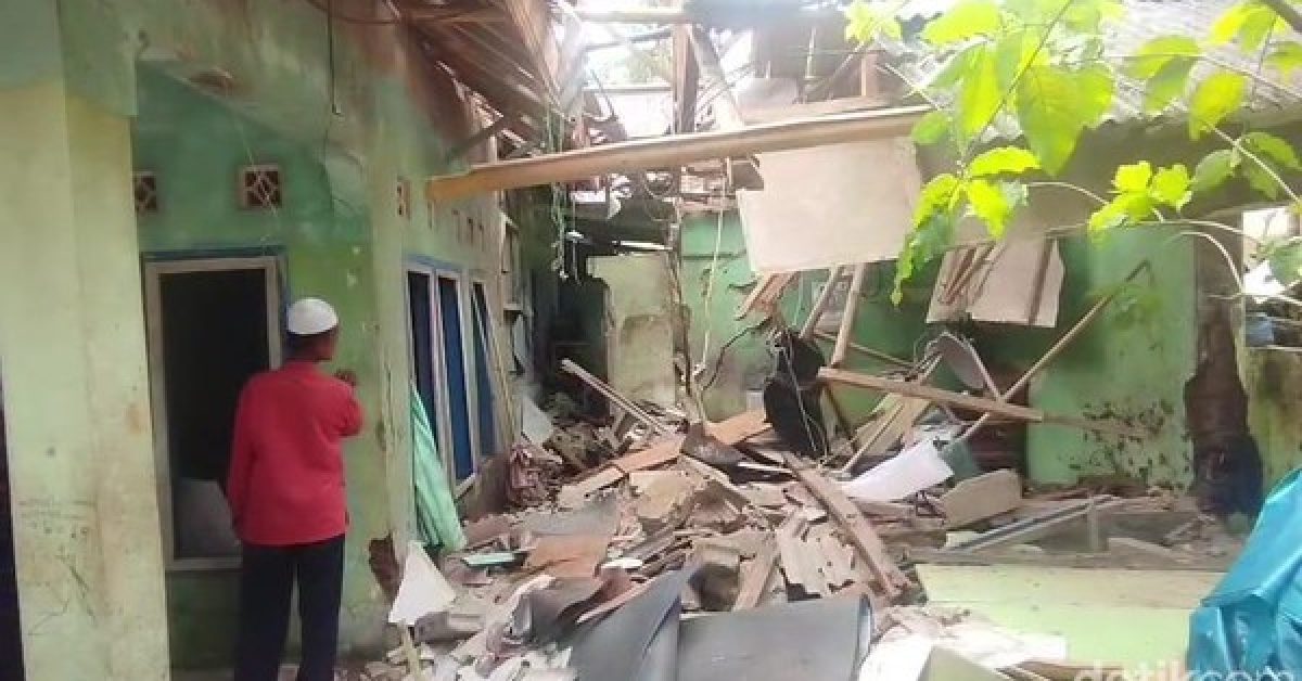 Horor Ledakan Setrika Uap di Tasikmalaya, 2 Anak Terluka-3 Rumah Rusak