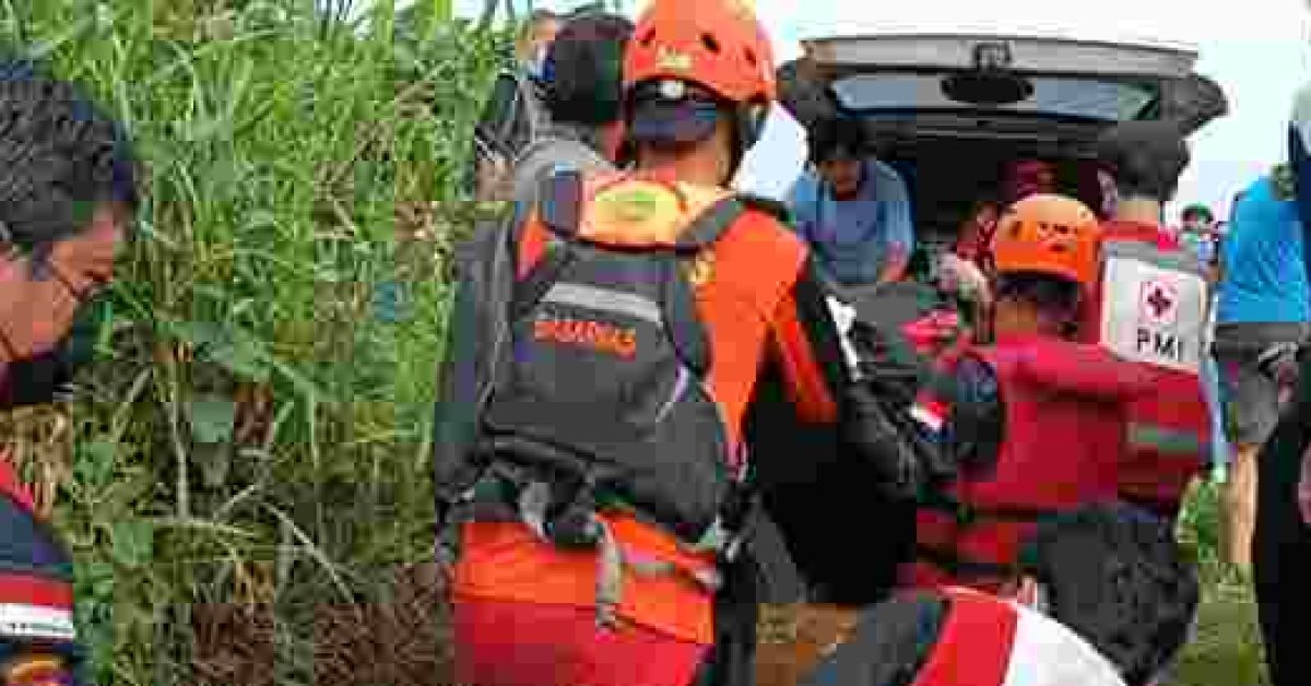 Tim SAR Gabungan saat Lakukan Pencarian Korban Tenggelam di Sungai Citanduy Tasikmalaya