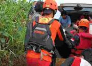 Tim SAR Gabungan saat Lakukan Pencarian Korban Tenggelam di Sungai Citanduy Tasikmalaya