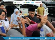 Penuh Kehangatan, Wali Kota Tasikmalaya Membagikan Takjil Untuk Warga Kota Tasikmalaya
