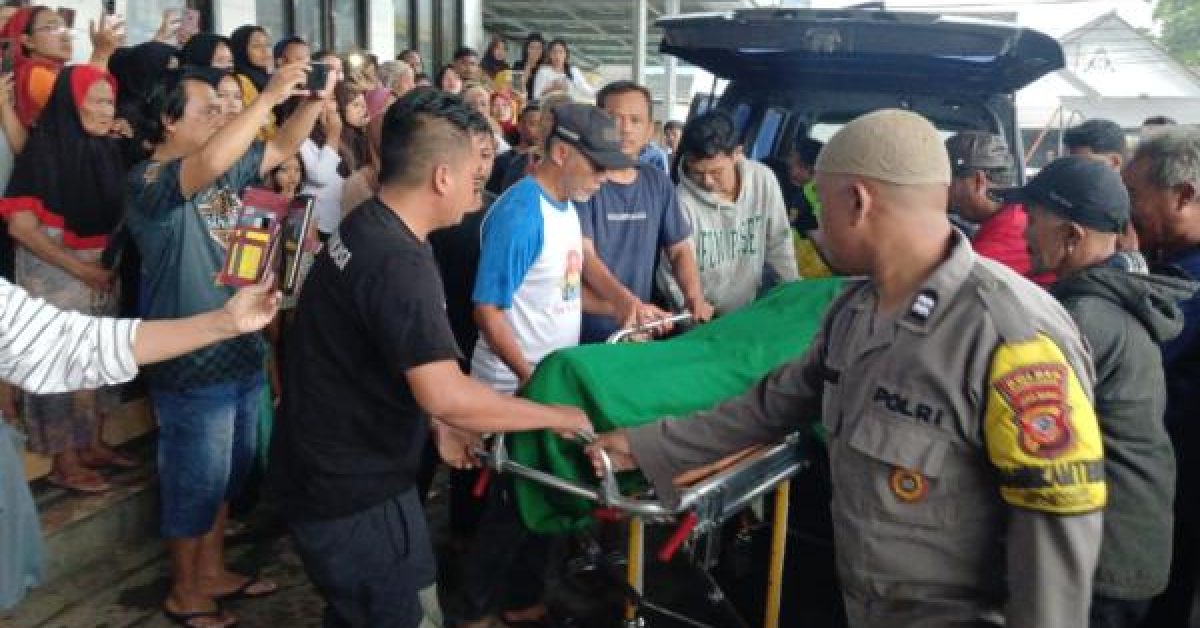 Tangis Pecah di Cieunteung, Jenazah Korban Penusukan Disambut Haru Keluarga dan Warga