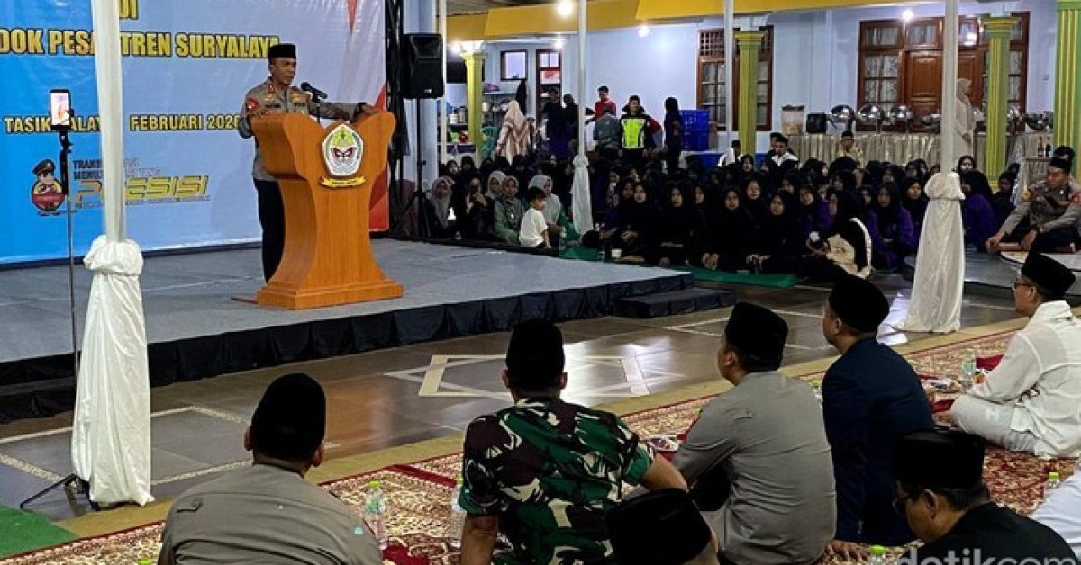 Hangatnya Bukber Kapolda Jabar Bareng Santri Ponpes Suryalaya