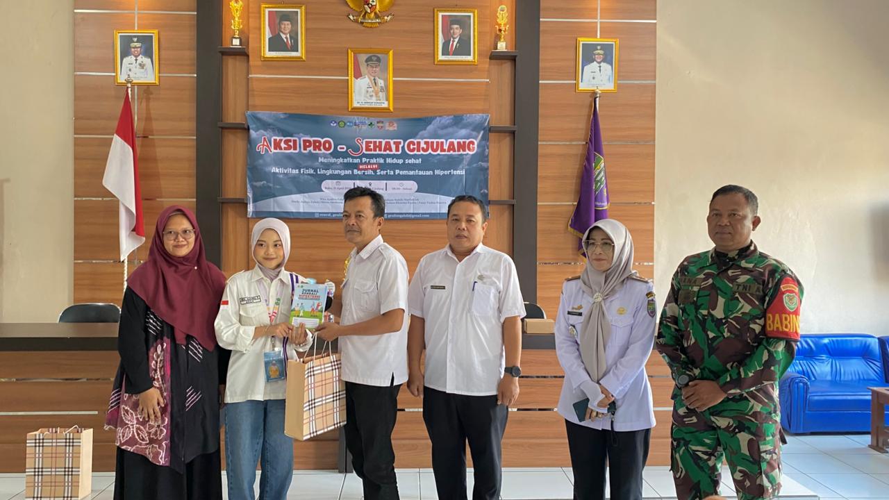 Kegiatan launching program di aula Desa Cijulang bersama Camat, Kepala Desa, dantamu undangan