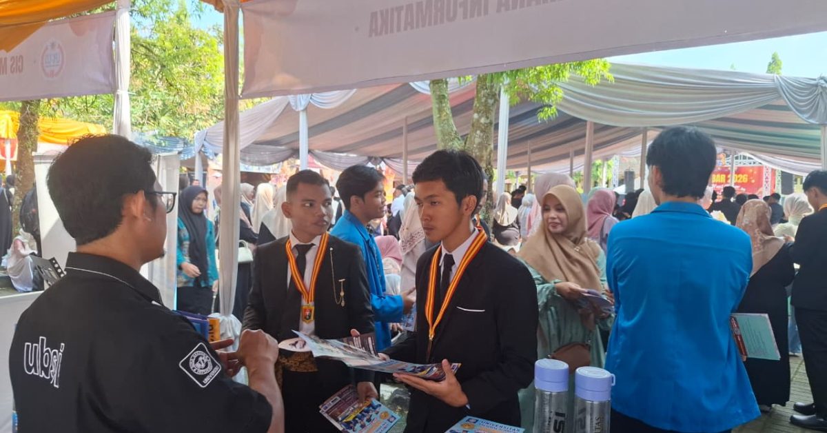 Meriah! SMKN 2 Ciamis Gelar Job & Edu Fair Sekaligus Pelepasan Siswa Kelas XII, Hadirkan Berbagai Kampus Ternama dan Program Beasiswa