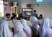 Kenalkan Teknologi AI, UBSI Kampus Tasikmalaya Adakan Workshop Chatbot Telegram di SMAN 1 Cineam