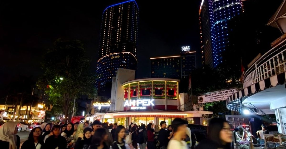Jalan Tunjungan Jadi Destinasi Favorit Wisatawan saat Libur Sekolah