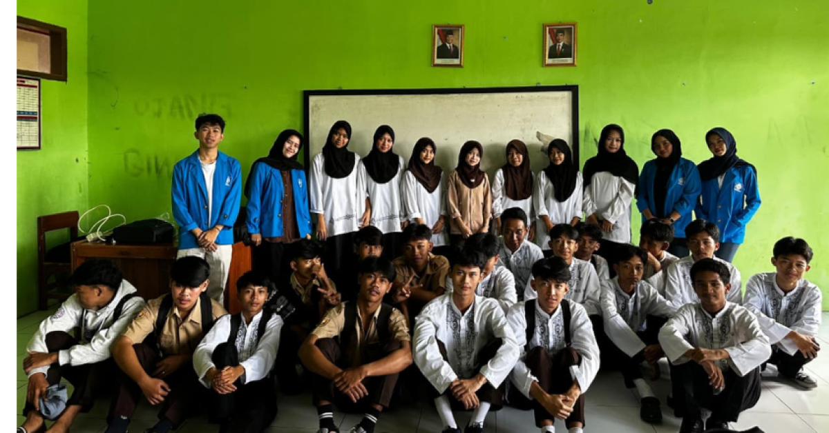 Mahasiswa UBSI Kampus Tasikmalaya Edukasi Penggunaan BI Tools di Sekolah As-Shofa Singaparna