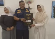Aksi Humanis Damkar Tasikmalaya, Dampingi Siswi Yatim Terima Rapor