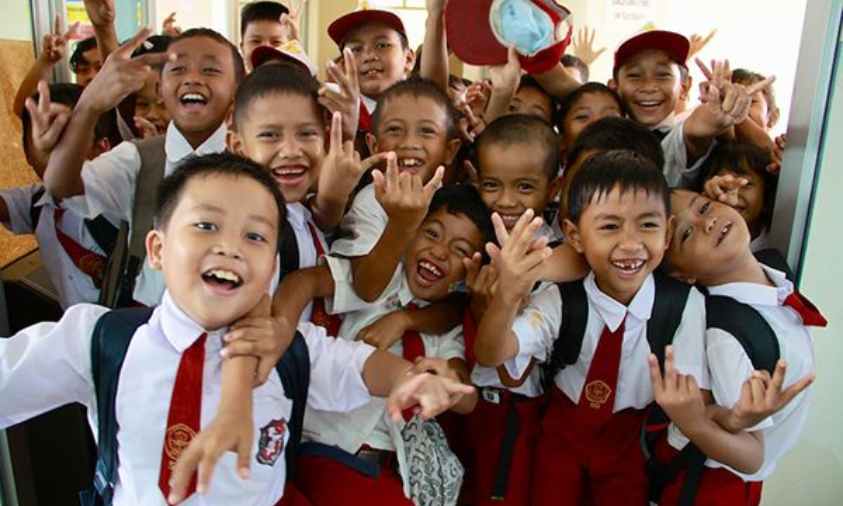 Gambar anak memperingati hari anak nasional