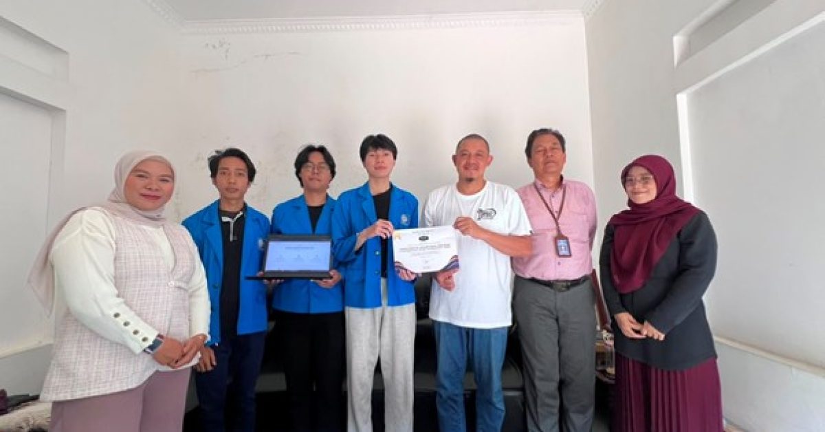 Mahasiswa UBSI Serahkan Aplikasi Glow & Coffee Berbasis Website kepada AutoGlow Car Wash