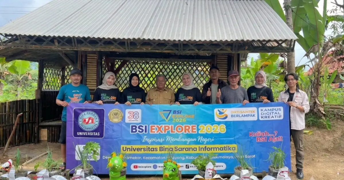 Mahasiswa BSI Explore 2026 Bersama Warga Hias Pos Kamling Lewat Kreasi Pot DIY dari Barang Bekas