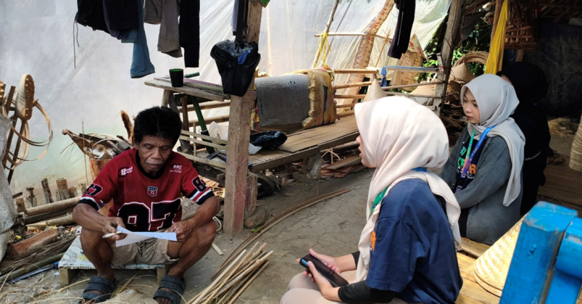 Tim BSI Explore 2026 Bagikan Surat Undangan Rapat kepada RT dan RW di Dua Dusun Desa Salawu