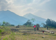 Persiapan Panggung Camping Dimulai, Warga Antusias Siapkan Pagelaran Santanacamp