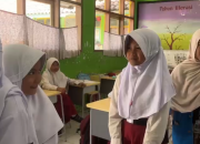 Tim BSI Explore Ajarkan Pendidikan Pancasila di Kelas 5 SDN 3 Cisayong