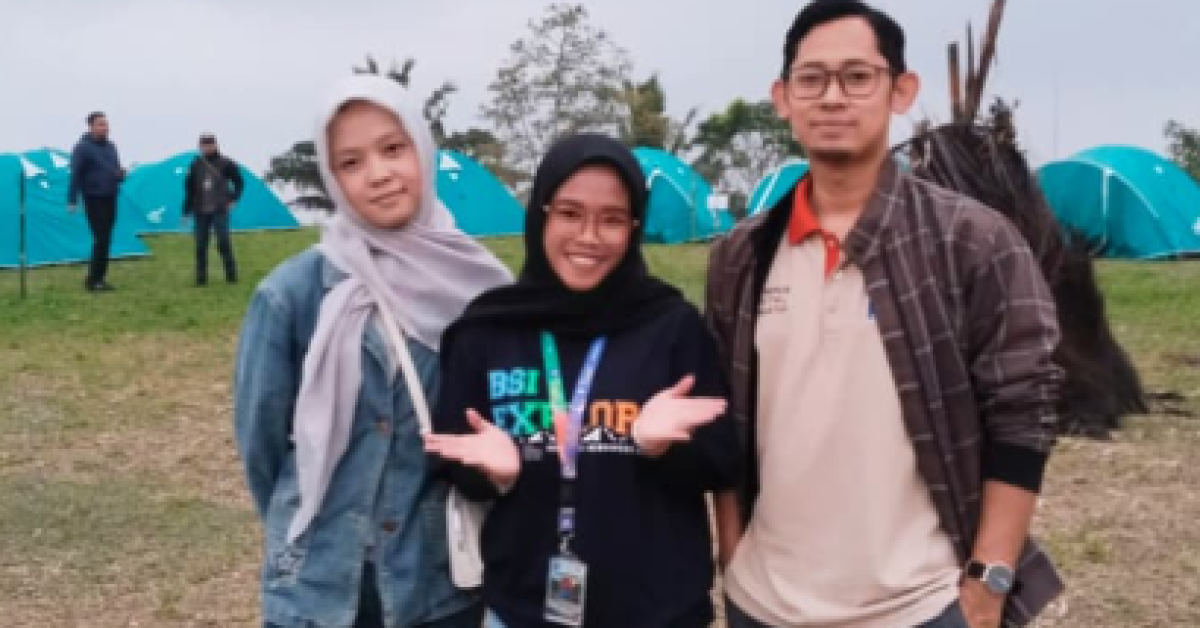 Tim Redaksi Tasikmalayahitz Ikuti Langsung Rangkaian Ngamumule Lembur di Santanamekar