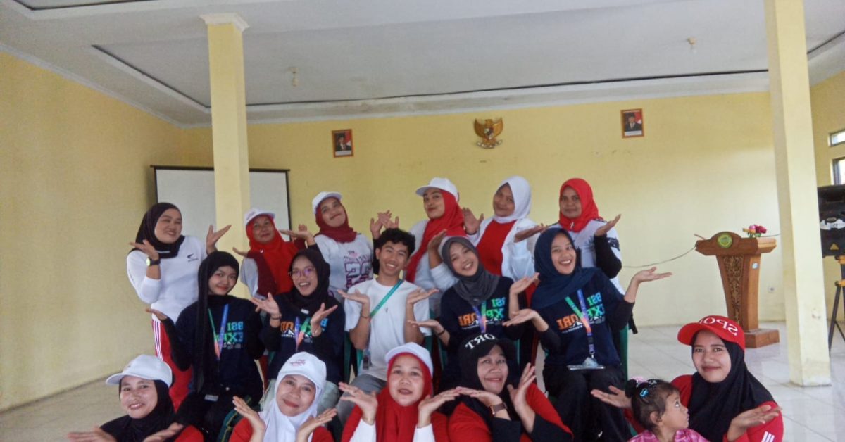 Mahasiswa BSI Explore 2026 Kenali Semangat Hidup Sehat Warga Desa Santanamekar melalui Kegiatan Senam