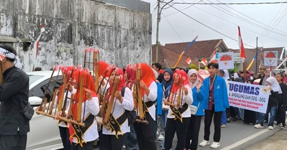 Semarak Pawai Kemerdekaan Kecamatan Salawu, Tim BSI Explore 2026 Turut Berpartisipasi
