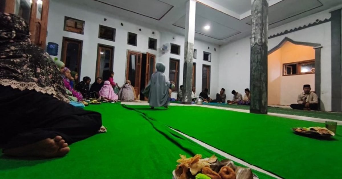 Pengajian Rutin Menjadi Ruang Kebersamaan, Tim BSI Explore 2026 Berbaur Bersama Masyarakat Cikiray