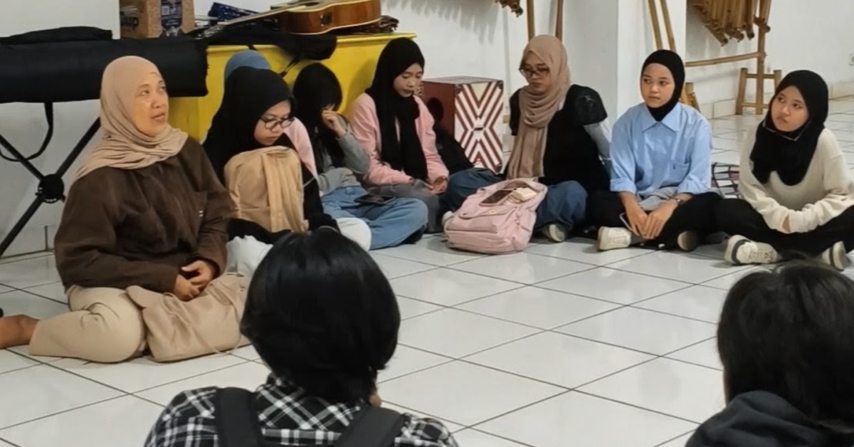Membangun Kolaborasi Kreatif: Diskusi UKM Seni bersama UKM BJE dalam Persiapan Collaboration Event