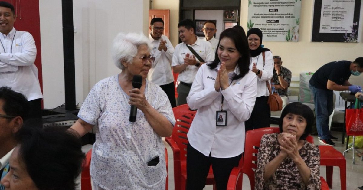 Wujud Syukur HUT ke-26, PLN Icon Plus Salurkan Program TJSL di Panti Werdha Theodora Makassar