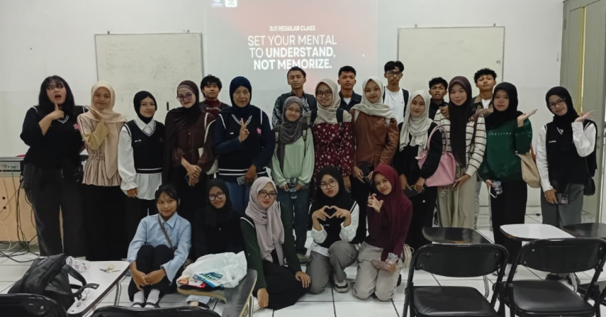 Rangkul Mahasiswa Baru, UKM BJE UBSI Tasikmalaya Sukses Gelar Kelas Reguler Bahasa Inggris